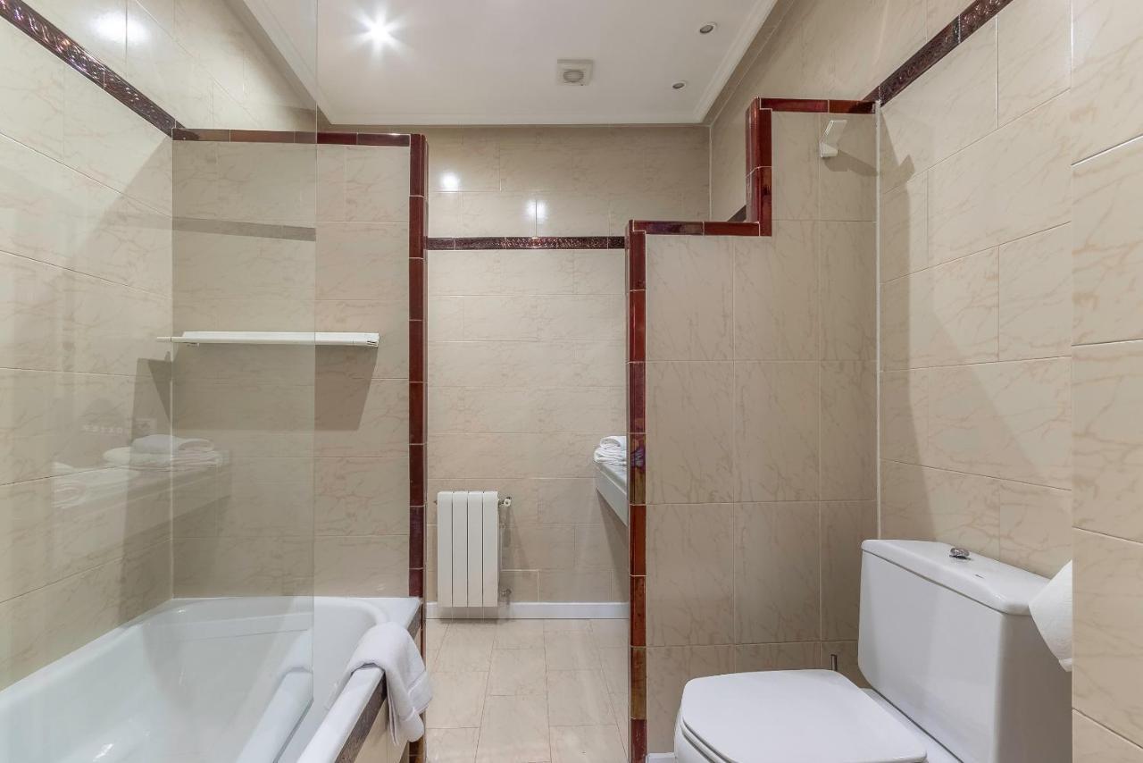Habitaciones Apartamento B&B Plaza Nueva 8 Μπιλμπάο Εξωτερικό φωτογραφία